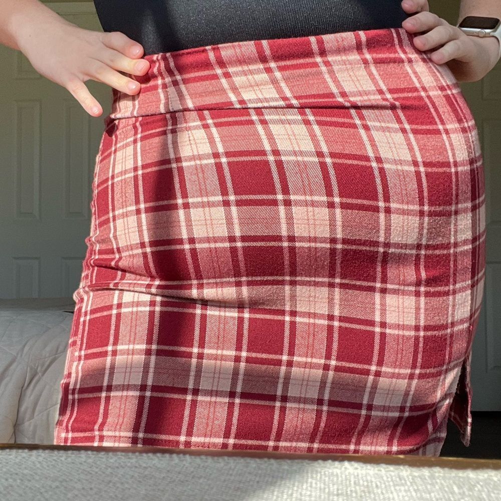 ($16.99) Large Stitch and Pine Red and Pink Mini Pencil Skirt with Slit